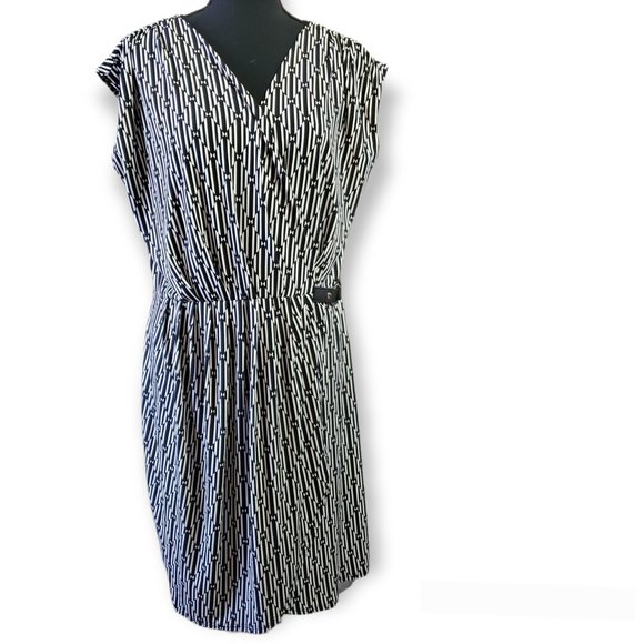 MICHAEL Michael Kors Dresses & Skirts - 𝅺MICHAEL Michael Kors Large black white Faux Wrap Tulip Dress Logo O-Ring…